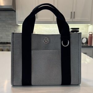 Lululemon Athletica Black and White Patterned Tote